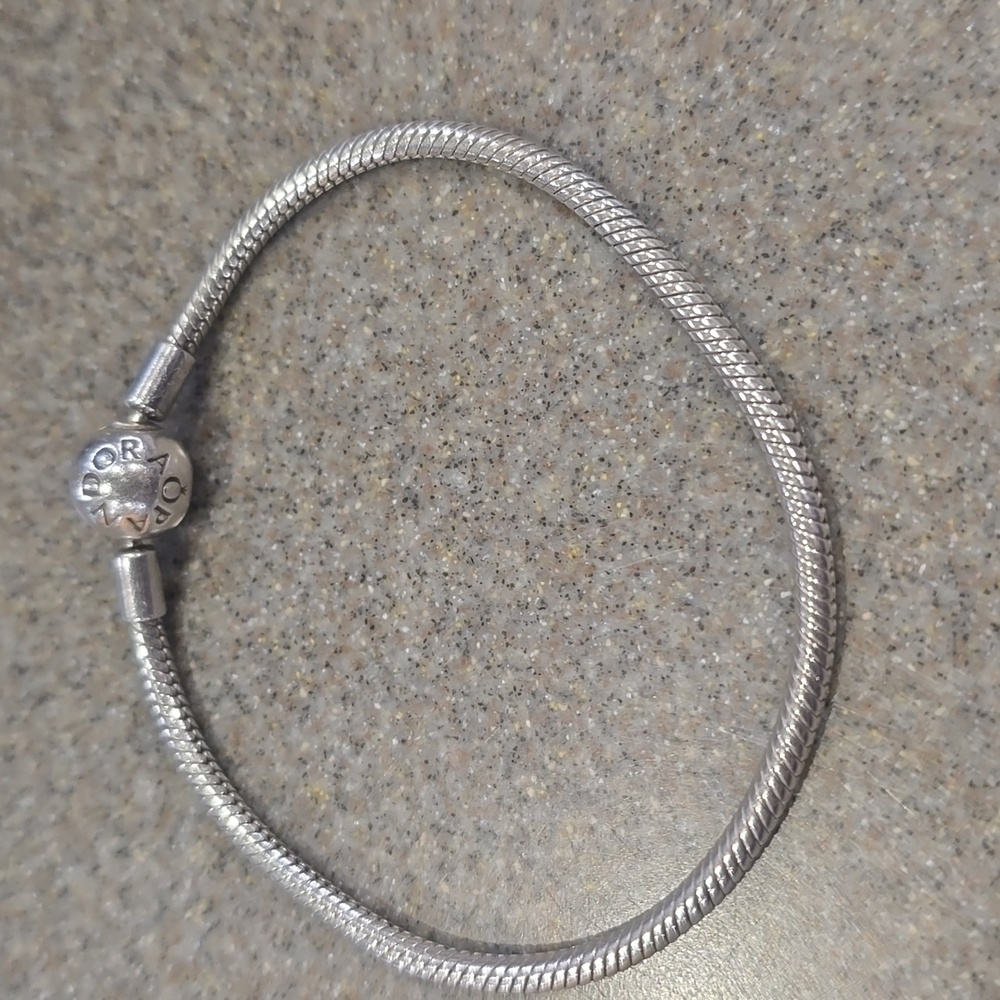 Authentic Pandora Bracelet Size 7.5 ( Charms Not Included )